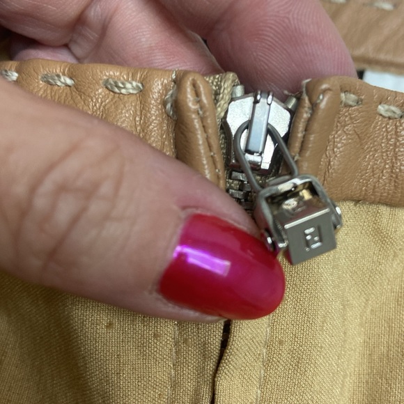 Fendi vintage high waisted pants with leather detail.  Amazing zipper pull! Luxe - Picture 7 of 12